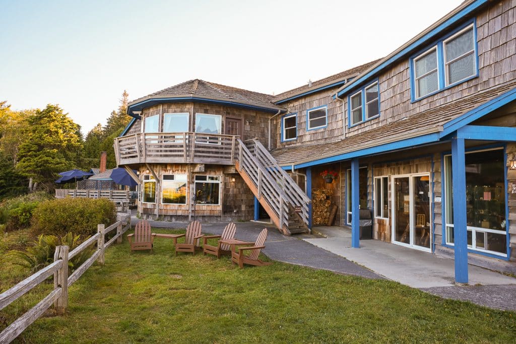 Back patio of Kalaloch Lodge