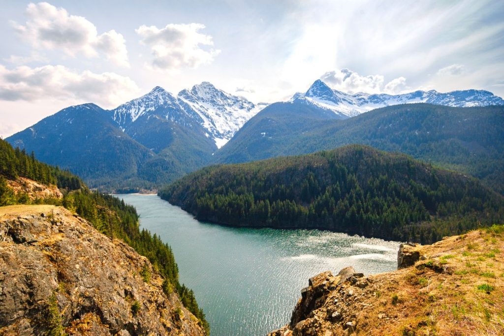 Viewpoint of a lake in North Cascades National Park