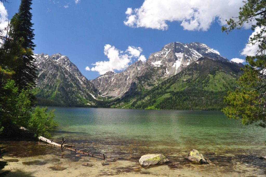 Leigh Lake and mountain views in Grand Teton