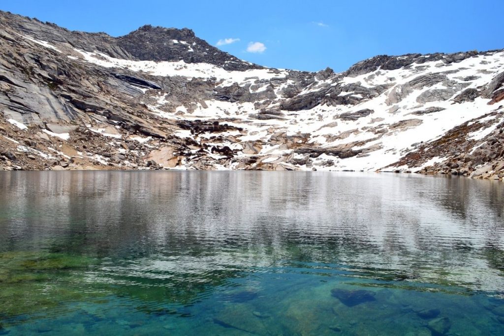 Snowy mountains along Monarch Lakes in Sequoia National Park