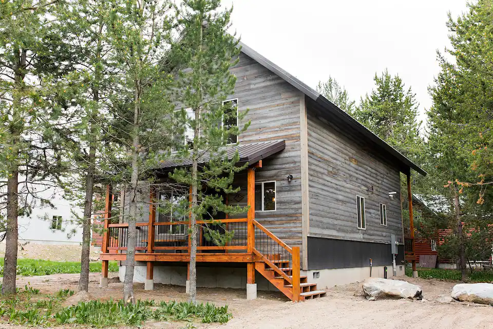 Exterior of modern cabin rental near Yellowstone