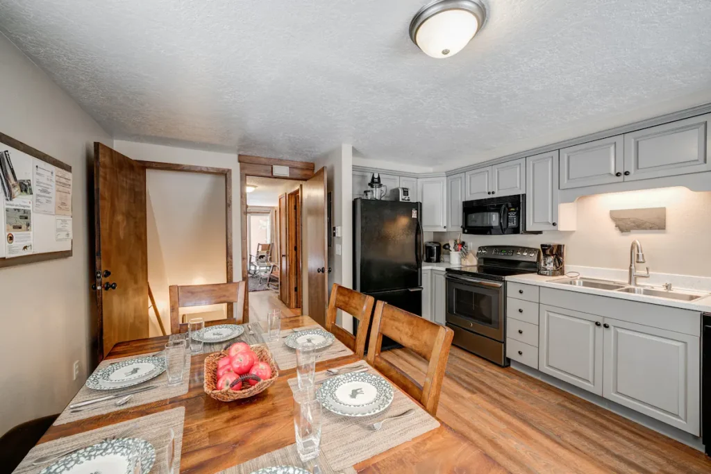 Kitchen and dining room in Yellowstone Airbnb