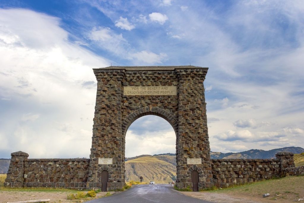 Stone archway over the Yellowstone National Park entrance